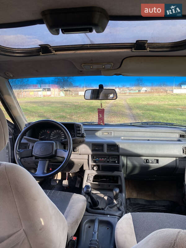 Позашляховик / Кросовер Opel Frontera 1992 в Умані