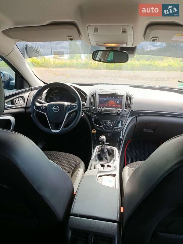 Универсал Opel Insignia Country Tourer 2015 в Голобах