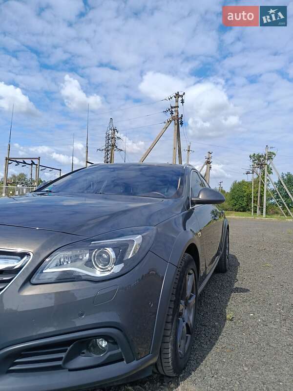 Универсал Opel Insignia Country Tourer 2015 в Голобах