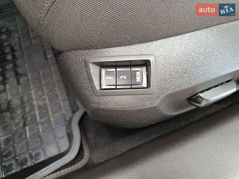 Универсал Opel Insignia Country Tourer 2015 в Голобах