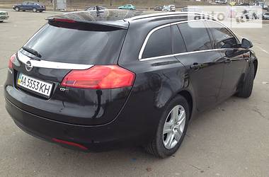 Универсал Opel Insignia 2010 в Киеве