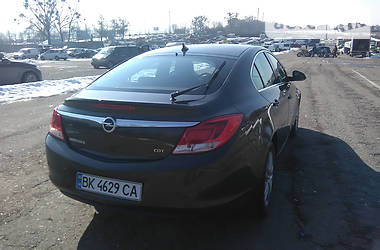 Седан Opel Insignia 2013 в Ровно