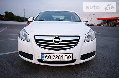 Седан Opel Insignia 2011 в Ужгороде