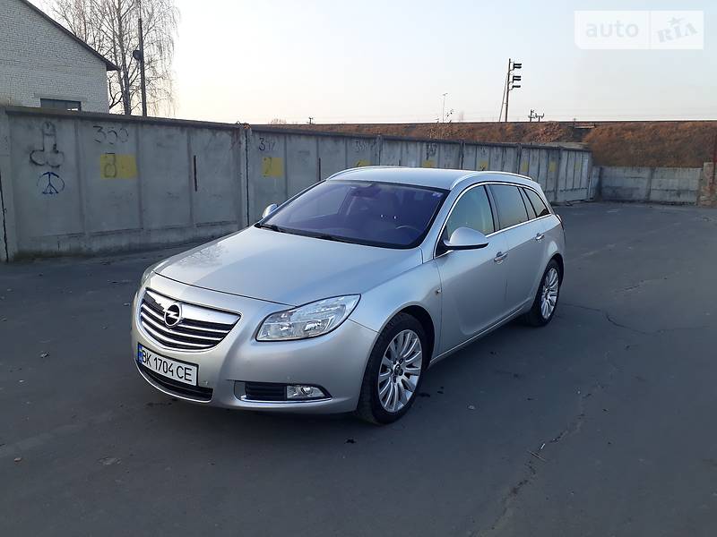 Универсал Opel Insignia 2011 в Рокитном