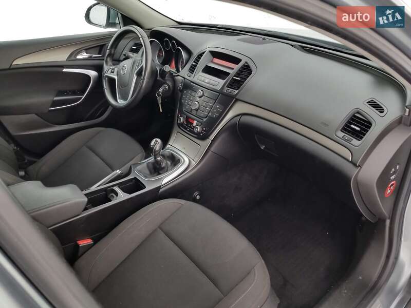 Универсал Opel Insignia 2010 в Калуше