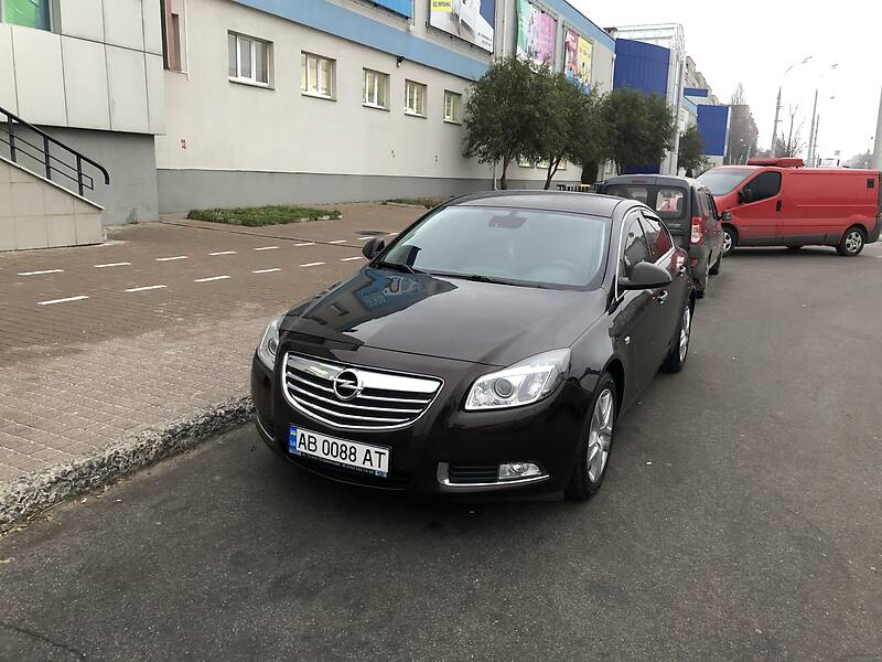 Седан Opel Insignia 2010 в Виннице