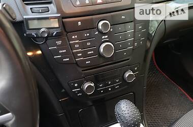 Универсал Opel Insignia 2010 в 