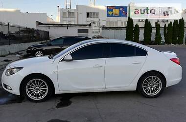 Седан Opel Insignia 2010 в 