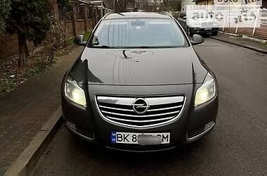 Универсал Opel Insignia 2011 в Ровно