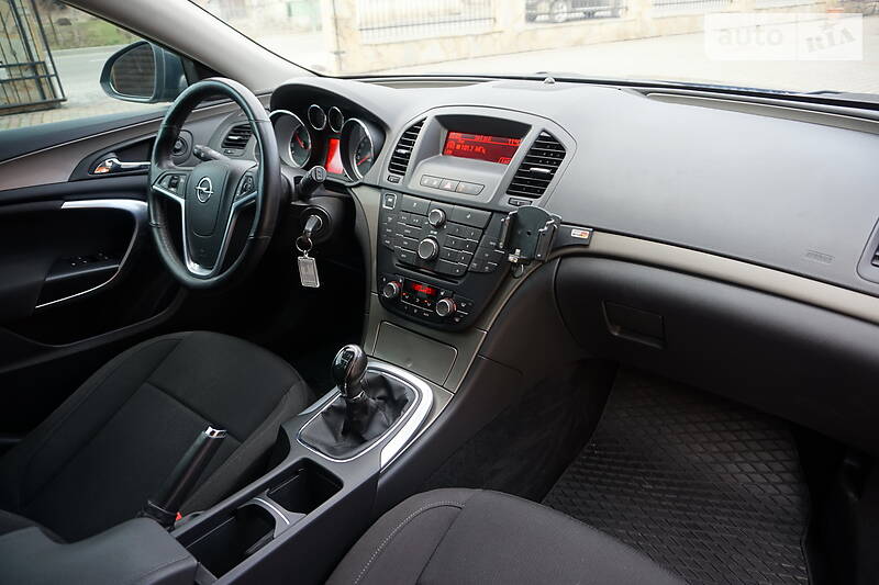 Універсал Opel Insignia 2013 в Самборі