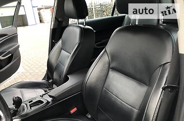 Седан Opel Insignia 2010 в 