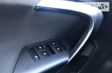 Універсал Opel Insignia 2012 в 