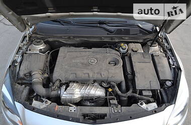 Універсал Opel Insignia 2014 в Запоріжжі