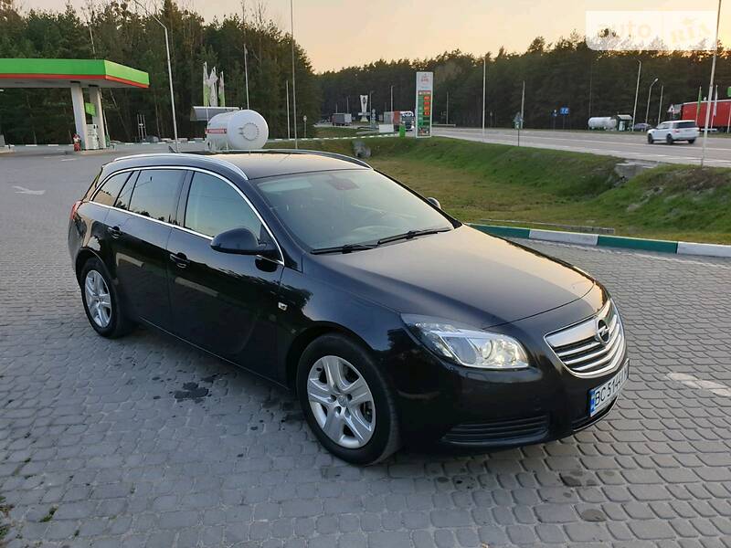 Универсал Opel Insignia 2011 в Бродах