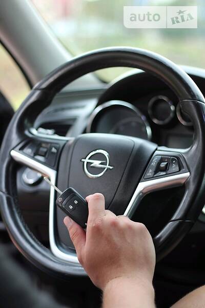 Універсал Opel Insignia 2009 в Києві