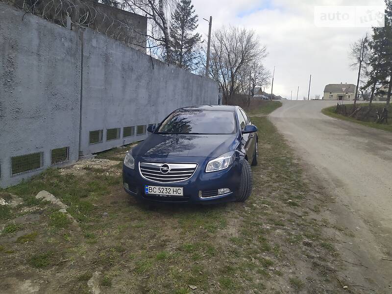 Хэтчбек Opel Insignia 2012 в Золочеве фото 2 Хэтчбек Opel Insignia 2012 в Золочеве