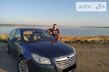 Хэтчбек Opel Insignia 2012 в Золочеве