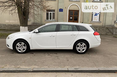 Универсал Opel Insignia 2010 в Ровно