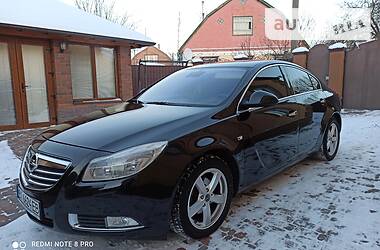 Седан Opel Insignia 2010 в Миргороде