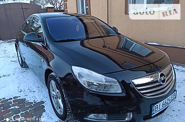 Седан Opel Insignia 2010 в Миргороде