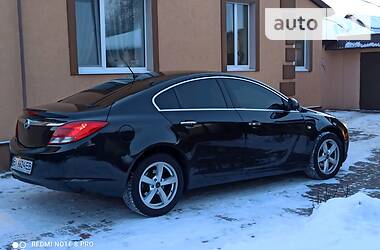 Седан Opel Insignia 2010 в Миргороде