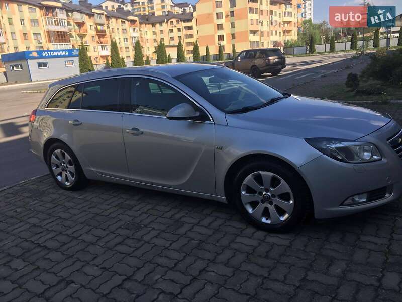 Універсал Opel Insignia 2013 в Івано-Франківську