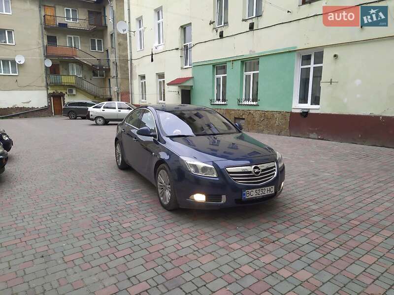 Хэтчбек Opel Insignia 2012 в Золочеве фото 8 Хэтчбек Opel Insignia 2012 в Золочеве