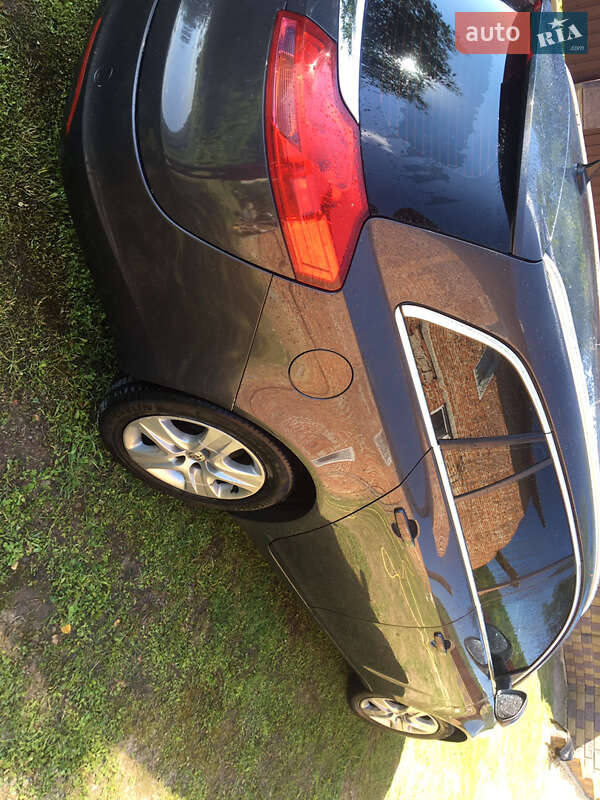 Универсал Opel Insignia 2013 в Бучаче