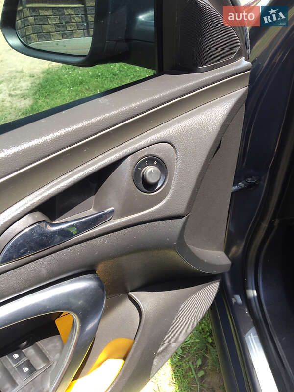 Универсал Opel Insignia 2013 в Бучаче