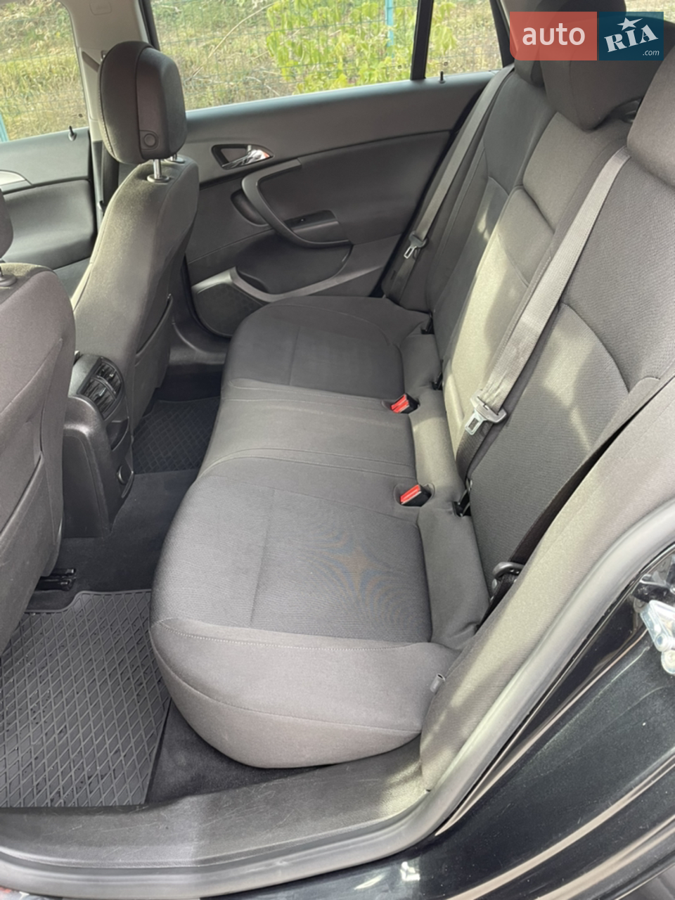 2012 Opel Insignia - мініатюра 16