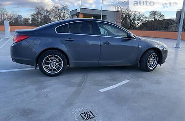 Седан Opel Insignia 2010 в Киеве