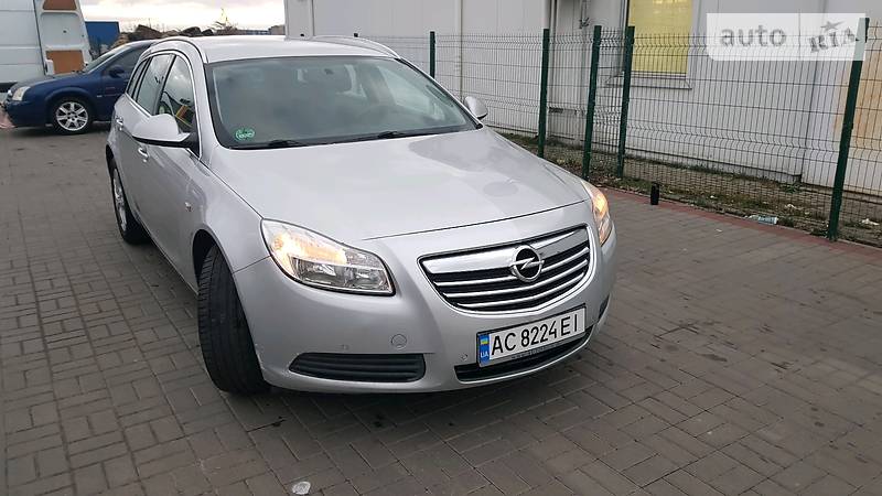 Універсал Opel Insignia 2010 в Києві