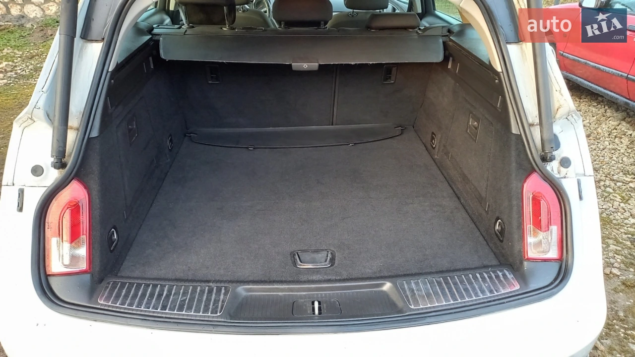 2012 Opel Insignia - мініатюра 16