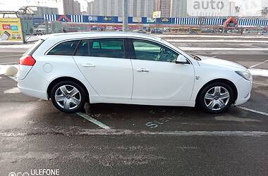 Универсал Opel Insignia 2012 в 