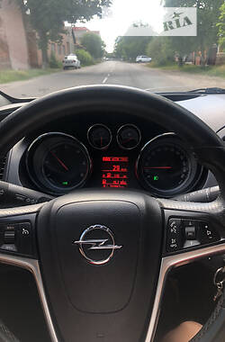 Седан Opel Insignia 2012 в Тячеве