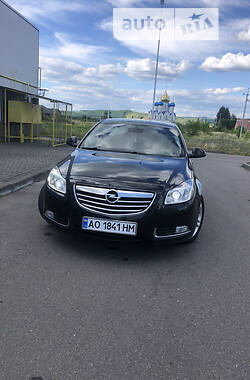 Седан Opel Insignia 2012 в Тячеве