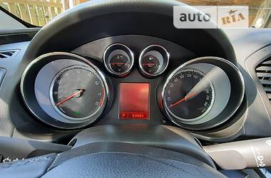 Универсал Opel Insignia 2011 в 