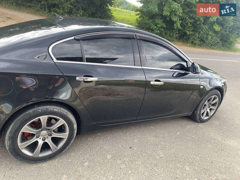 Седан Opel Insignia 2011 в Львові