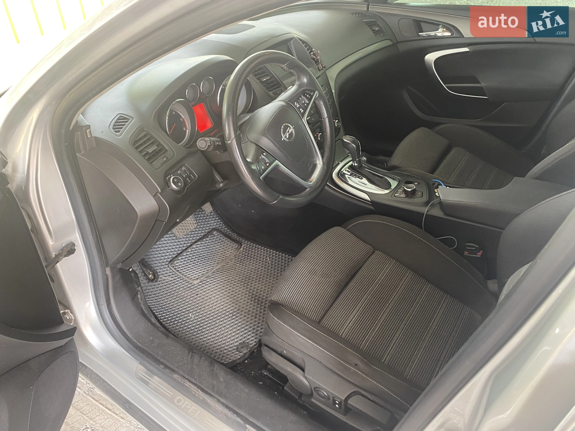 2010 Opel Insignia - мініатюра 3