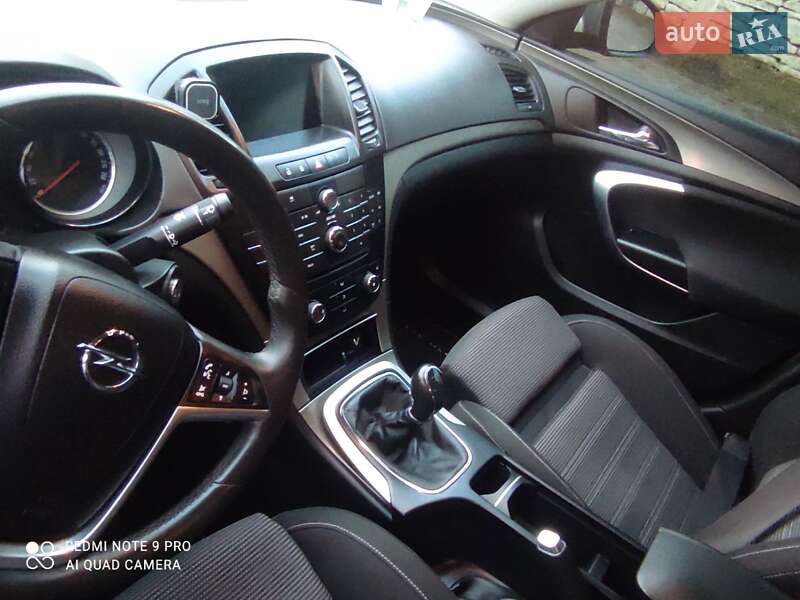 Седан Opel Insignia 2013 в Тернополі