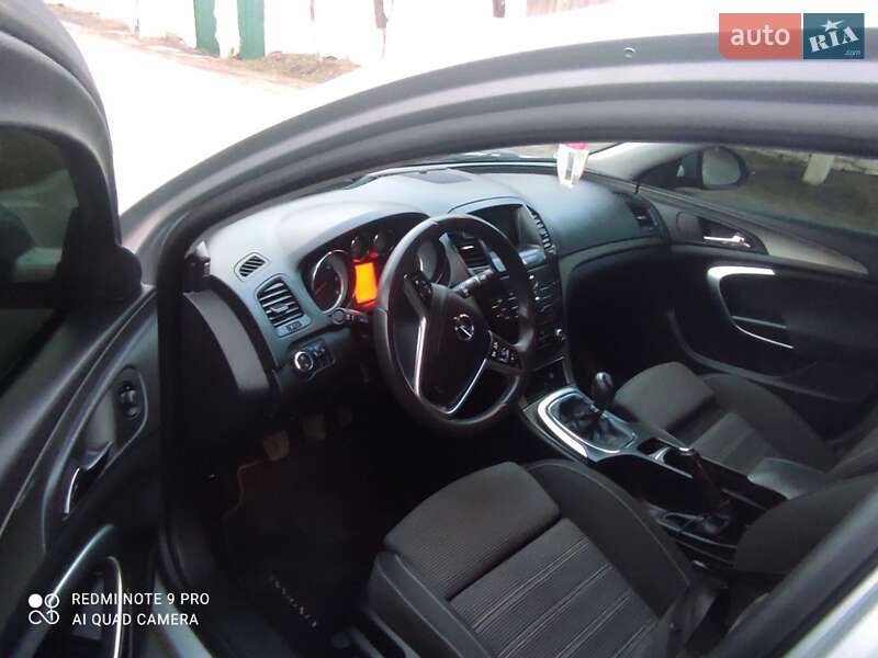Седан Opel Insignia 2013 в Тернополі