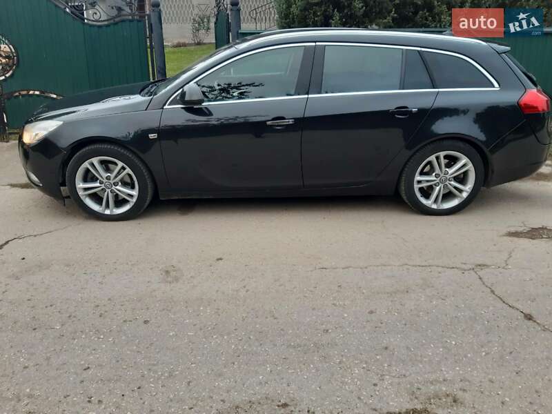 Универсал Opel Insignia 2011 в Черновцах