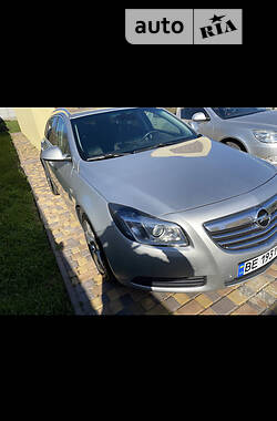 Універсал Opel Insignia 2013 в Миколаєві