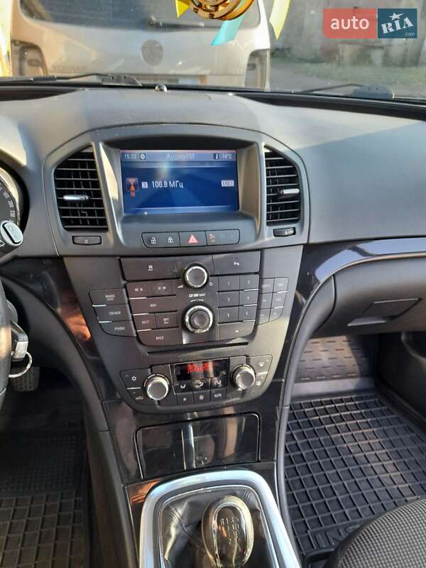 Универсал Opel Insignia 2011 в Коростене
