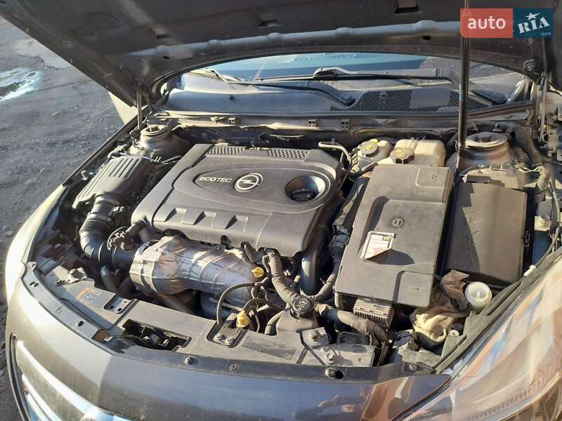 Универсал Opel Insignia 2011 в Коростене