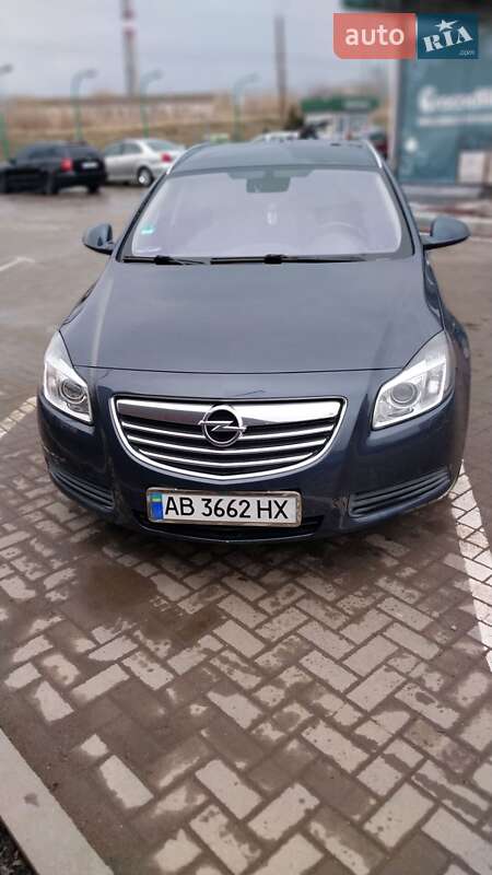 Универсал Opel Insignia 2011 в 