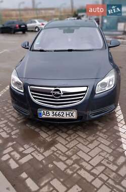Универсал Opel Insignia 2011 в 