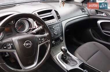 Универсал Opel Insignia 2011 в 