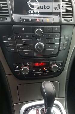 Универсал Opel Insignia 2011 в 