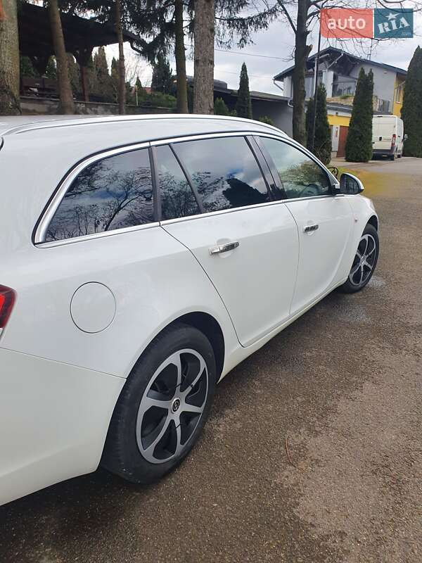 Универсал Opel Insignia 2012 в Мукачево